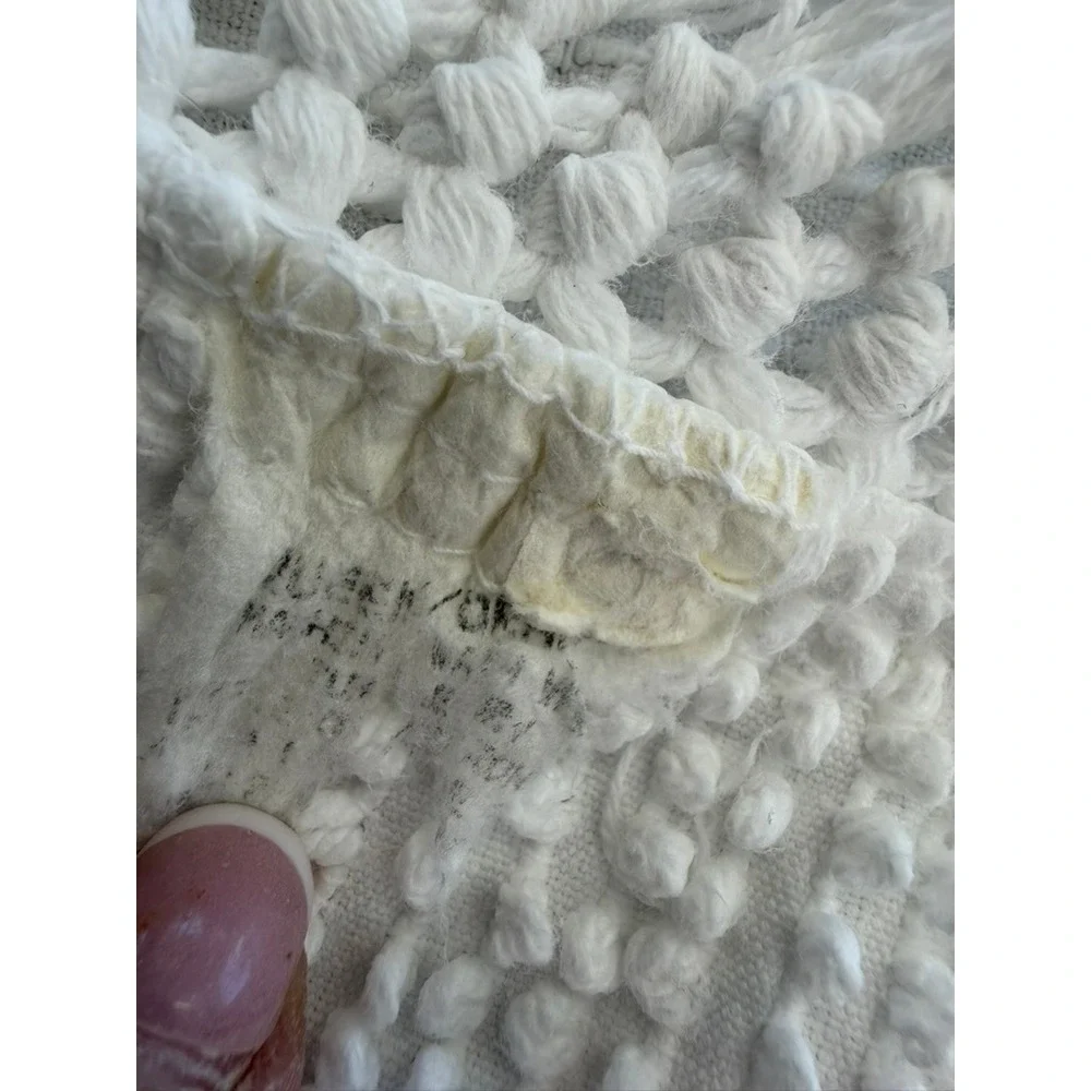 VTG!  Morgan Jones White Chenille Hobnail Floral‎ Bedspread Fringe Queen READ!!